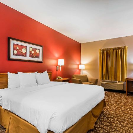 Quality Inn & Suites Chesterfield Village Springfield Exteriér fotografie