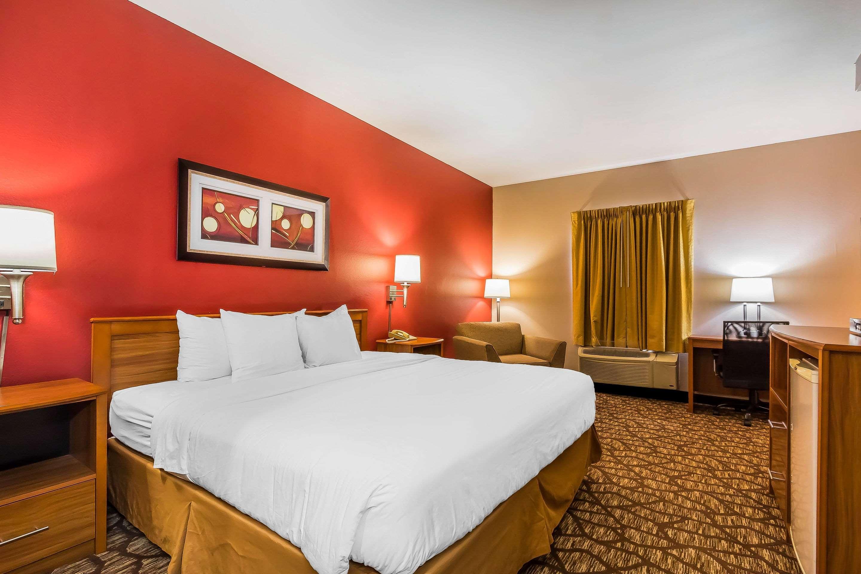 Quality Inn & Suites Chesterfield Village Springfield Exteriér fotografie