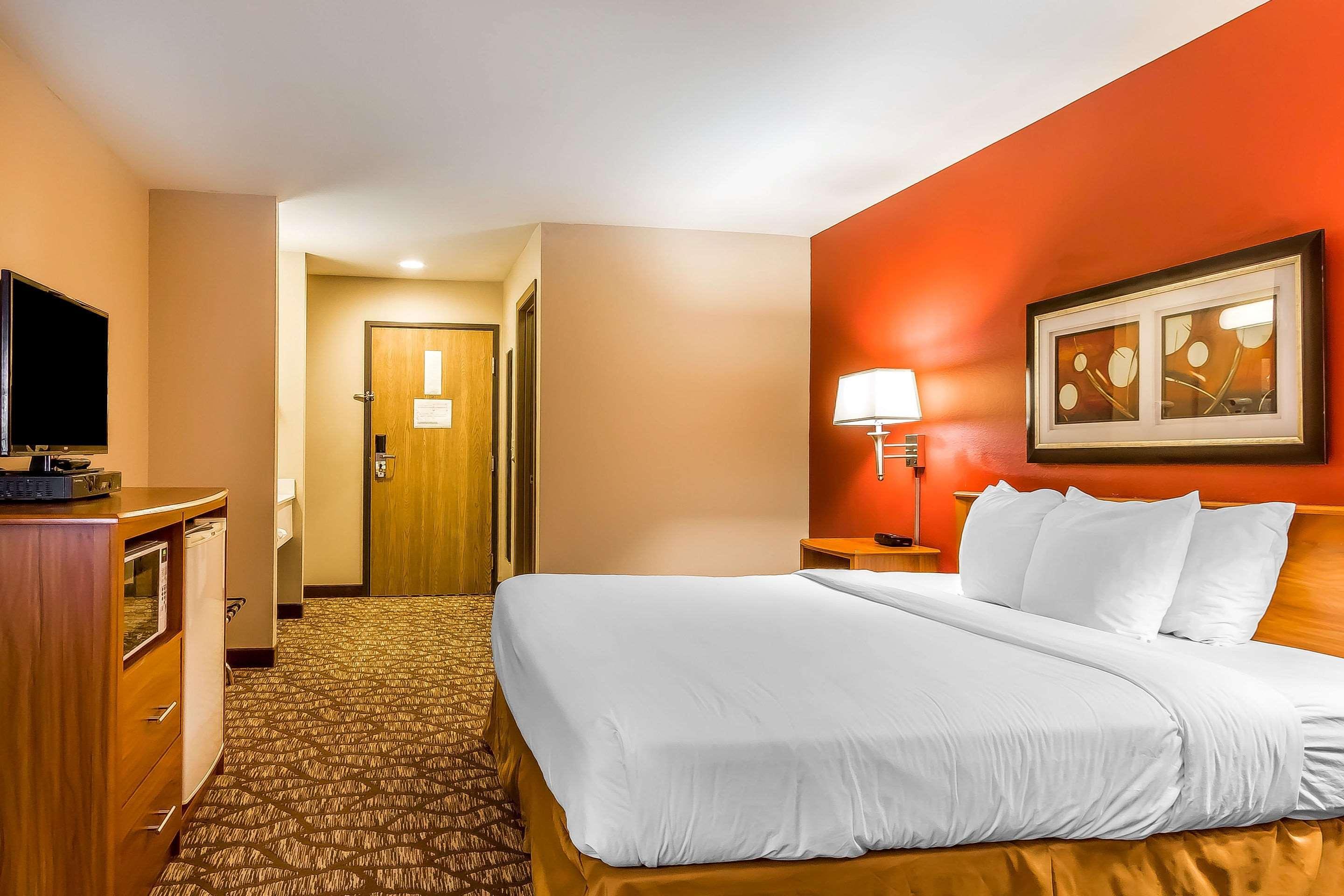 Quality Inn & Suites Chesterfield Village Springfield Exteriér fotografie