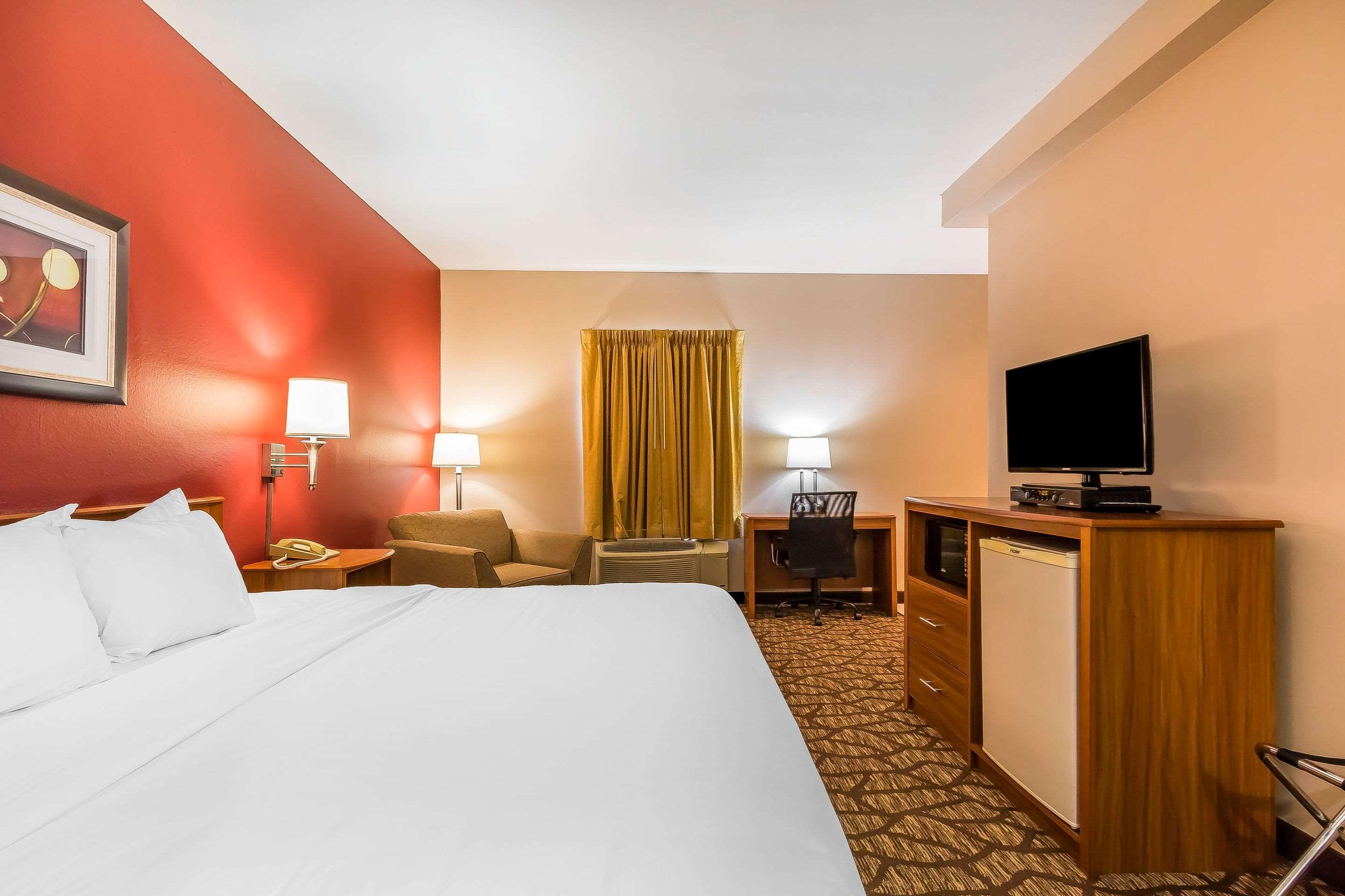 Quality Inn & Suites Chesterfield Village Springfield Exteriér fotografie