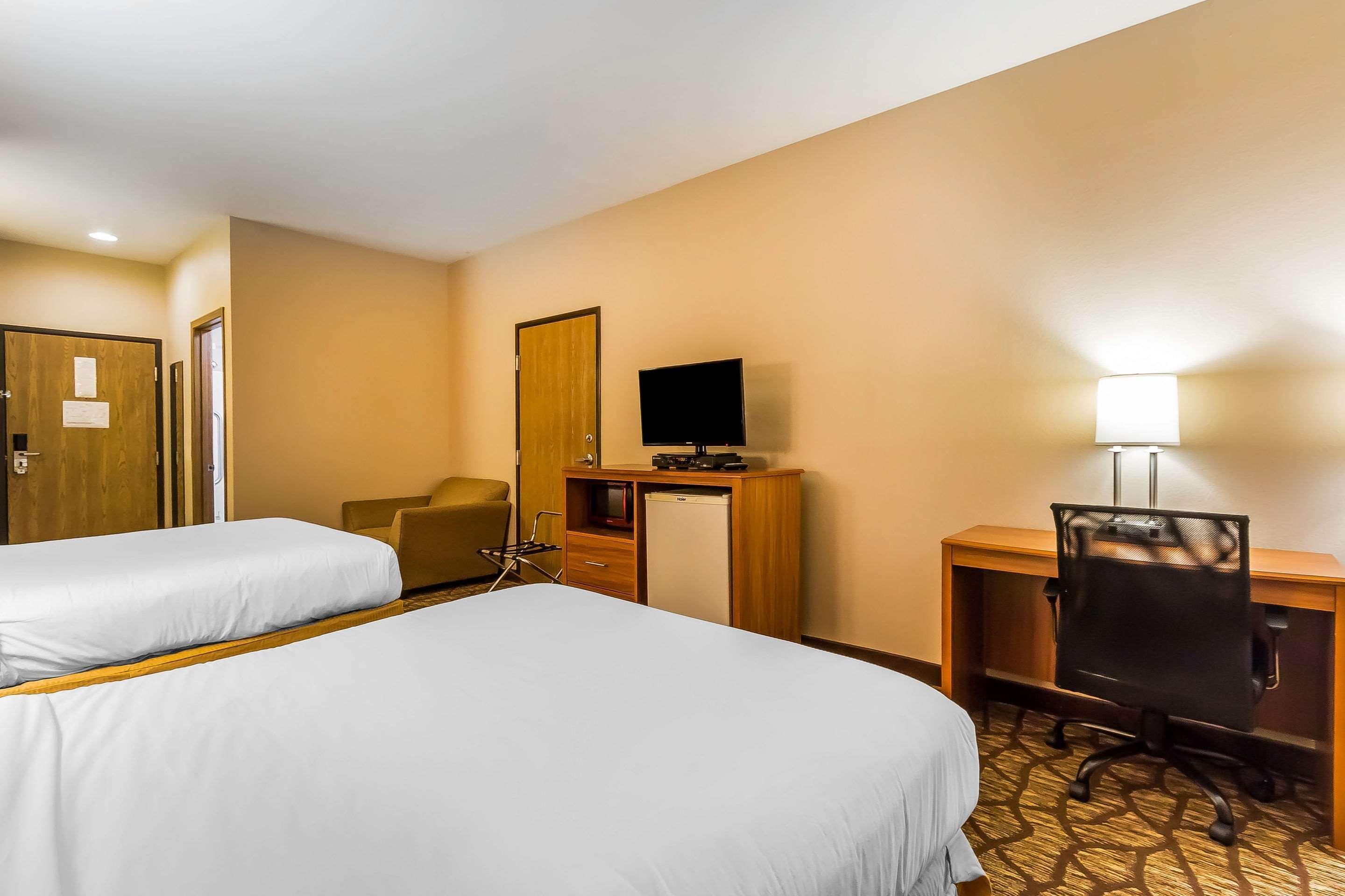 Quality Inn & Suites Chesterfield Village Springfield Exteriér fotografie