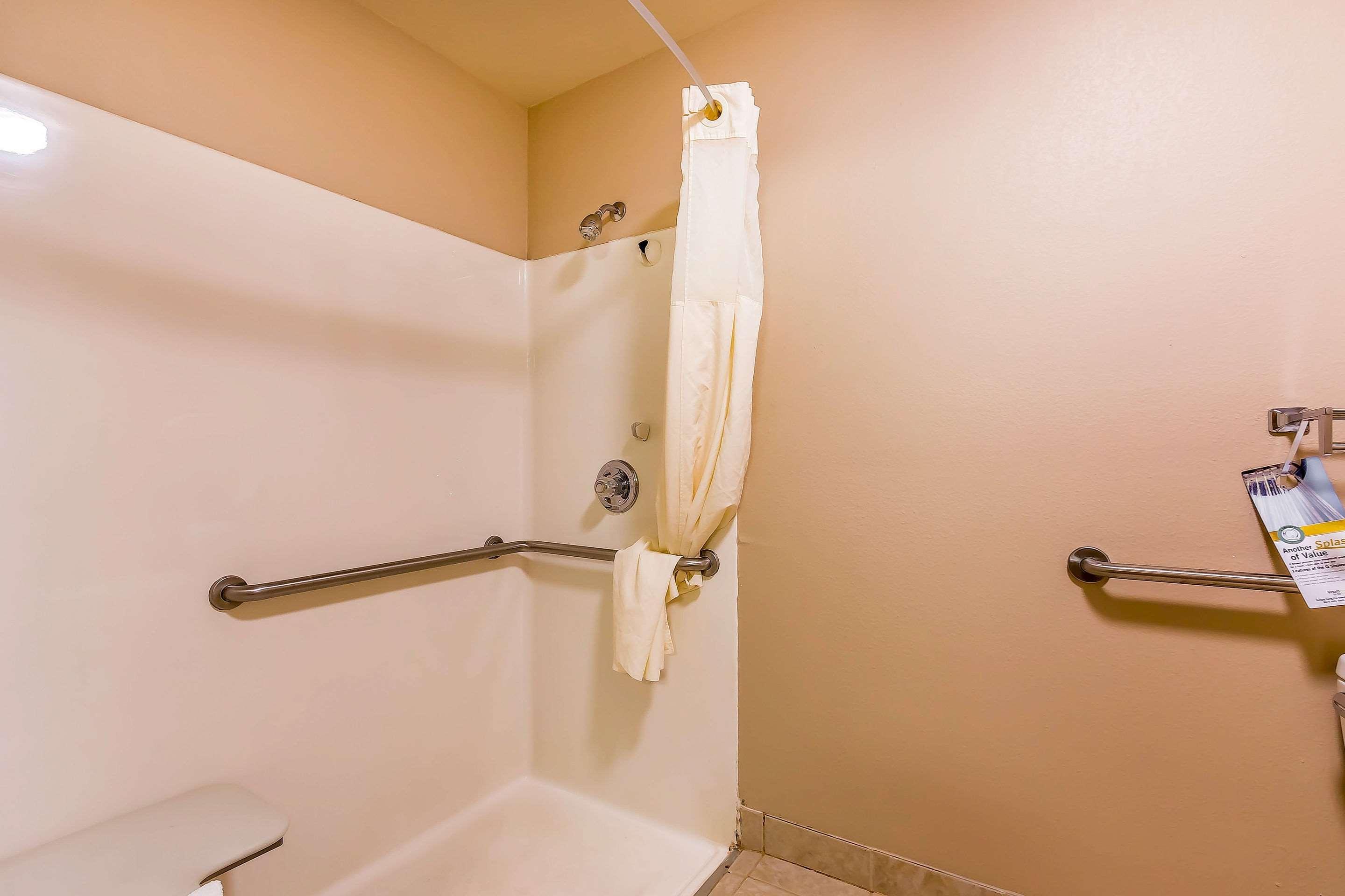 Quality Inn & Suites Chesterfield Village Springfield Exteriér fotografie