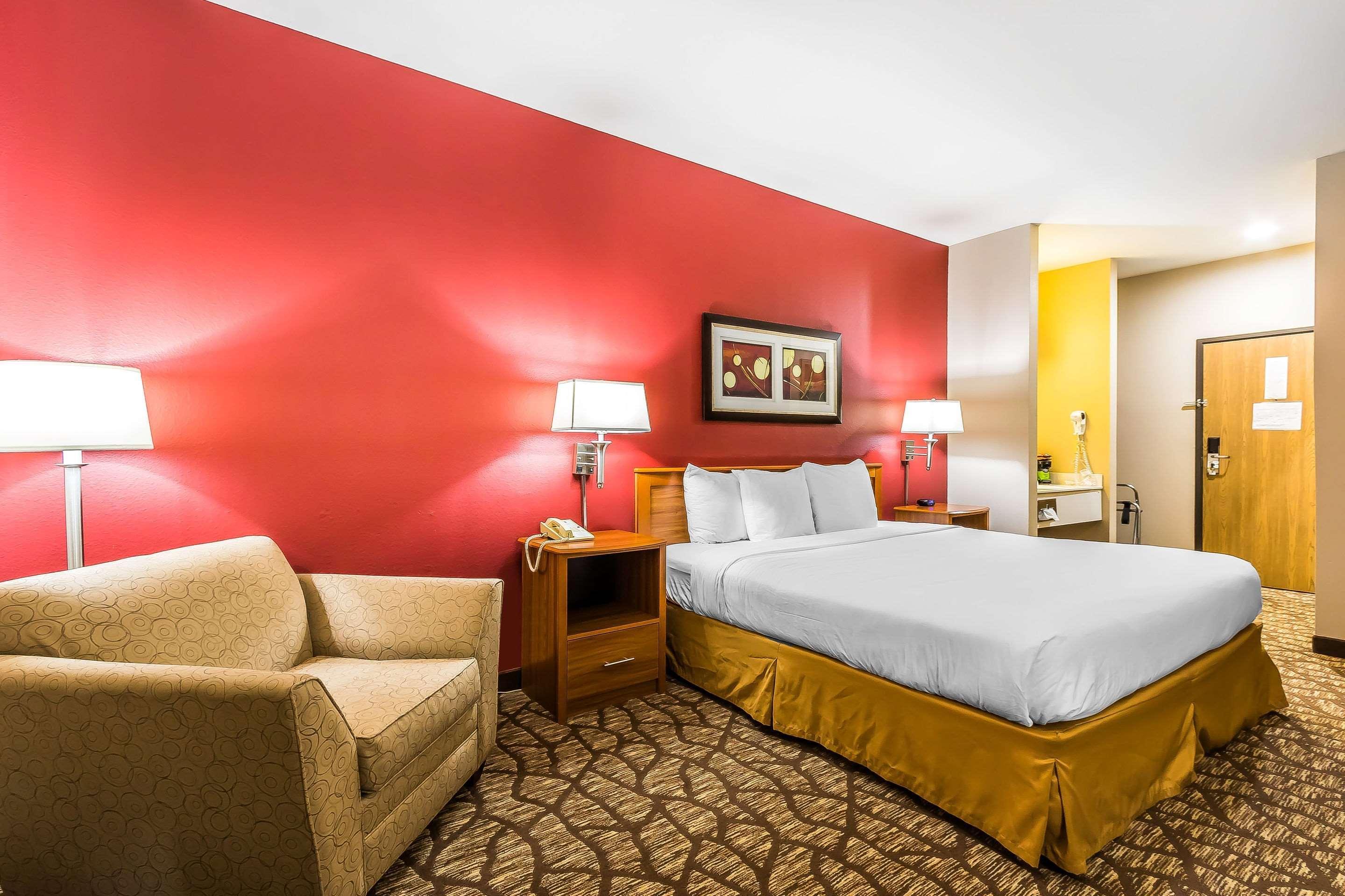 Quality Inn & Suites Chesterfield Village Springfield Exteriér fotografie