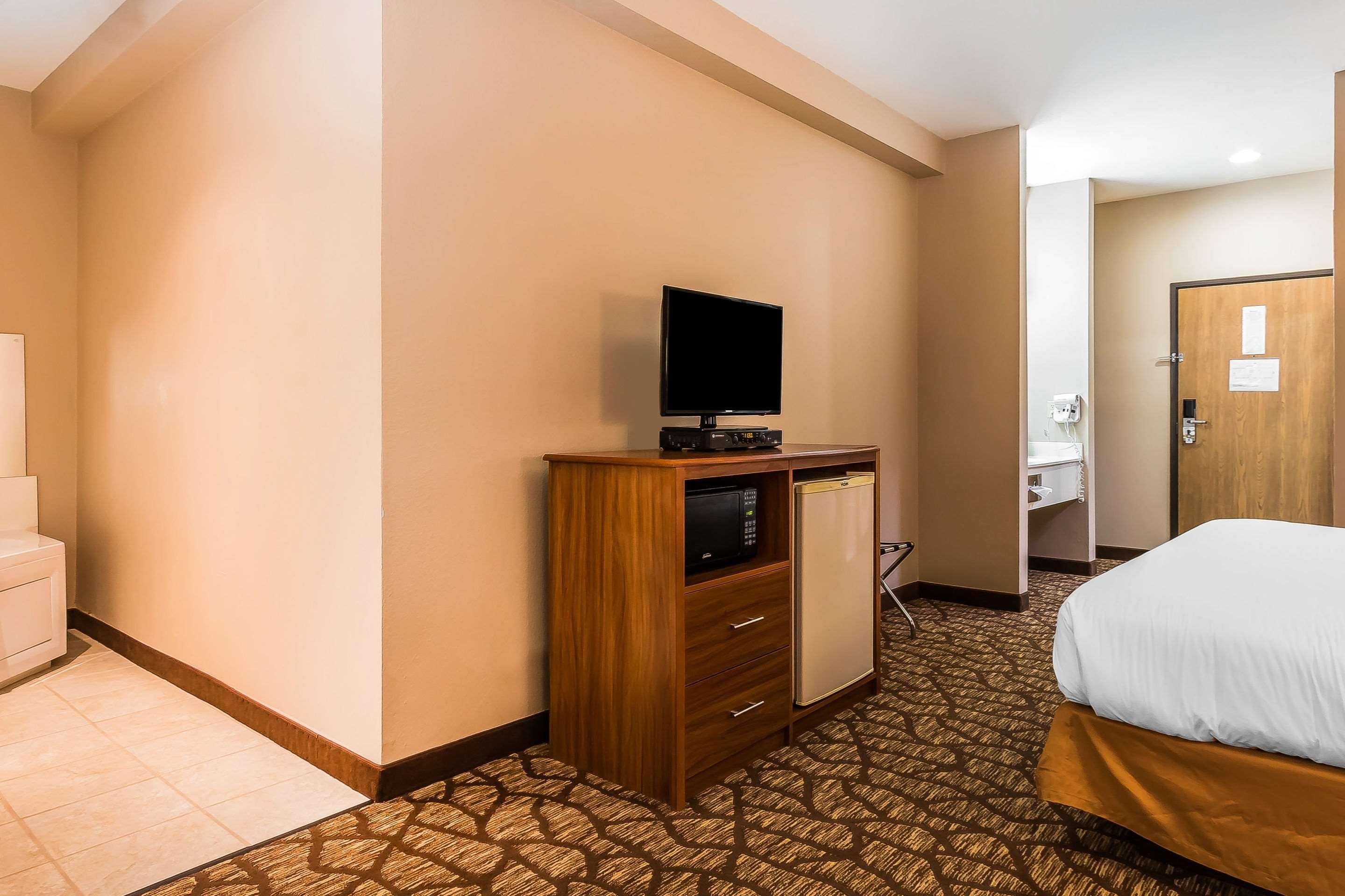 Quality Inn & Suites Chesterfield Village Springfield Exteriér fotografie