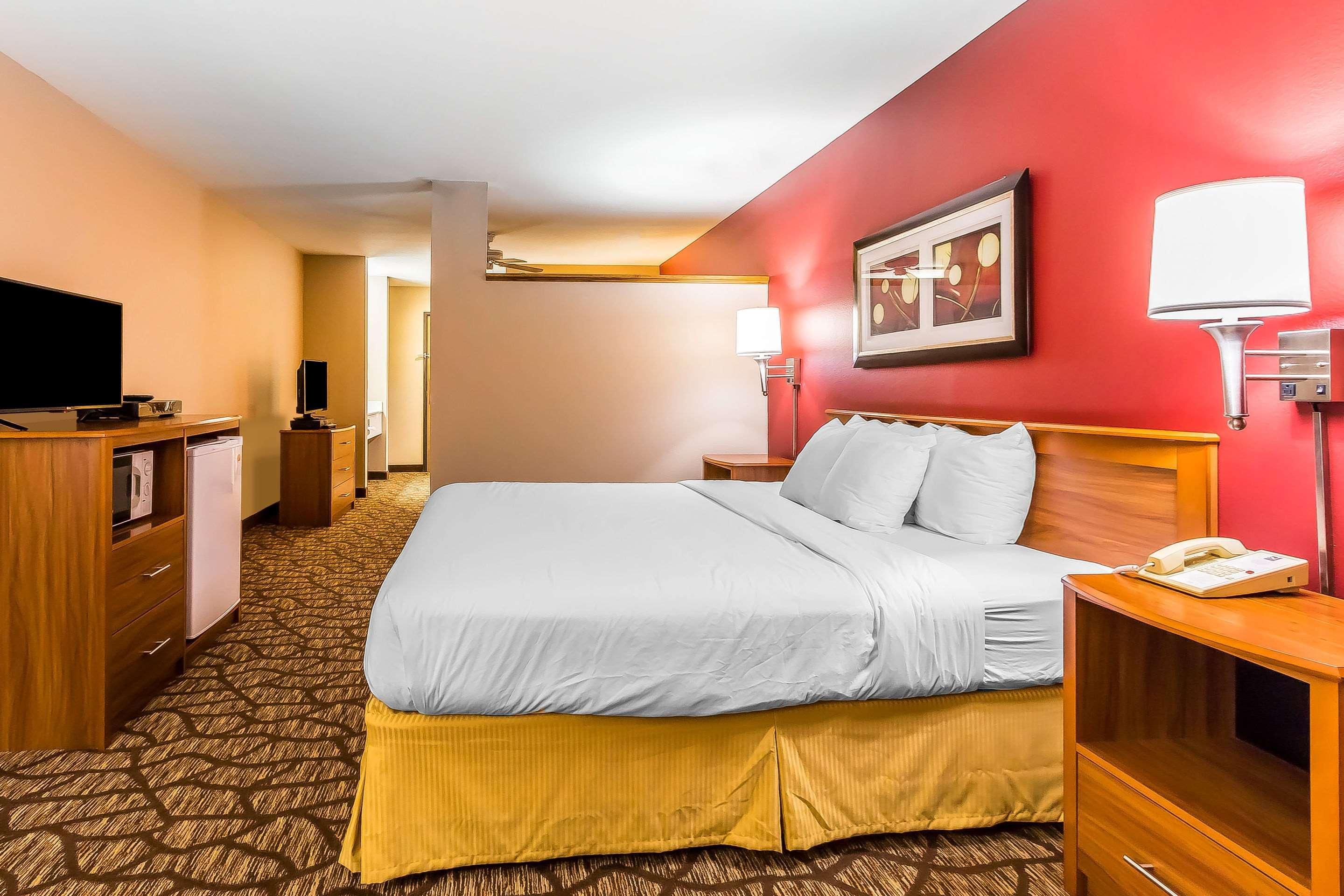 Quality Inn & Suites Chesterfield Village Springfield Exteriér fotografie