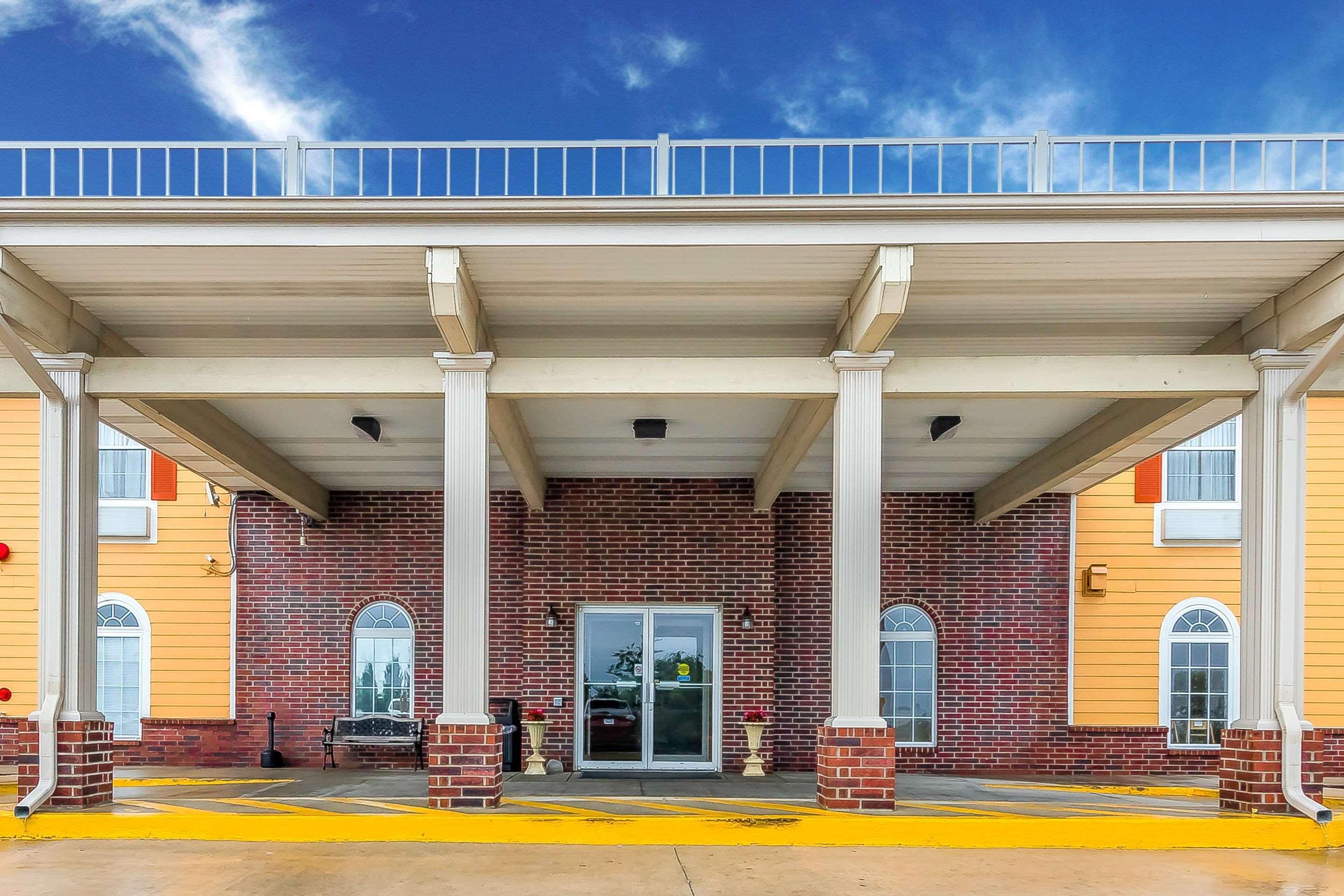 Quality Inn & Suites Chesterfield Village Springfield Exteriér fotografie