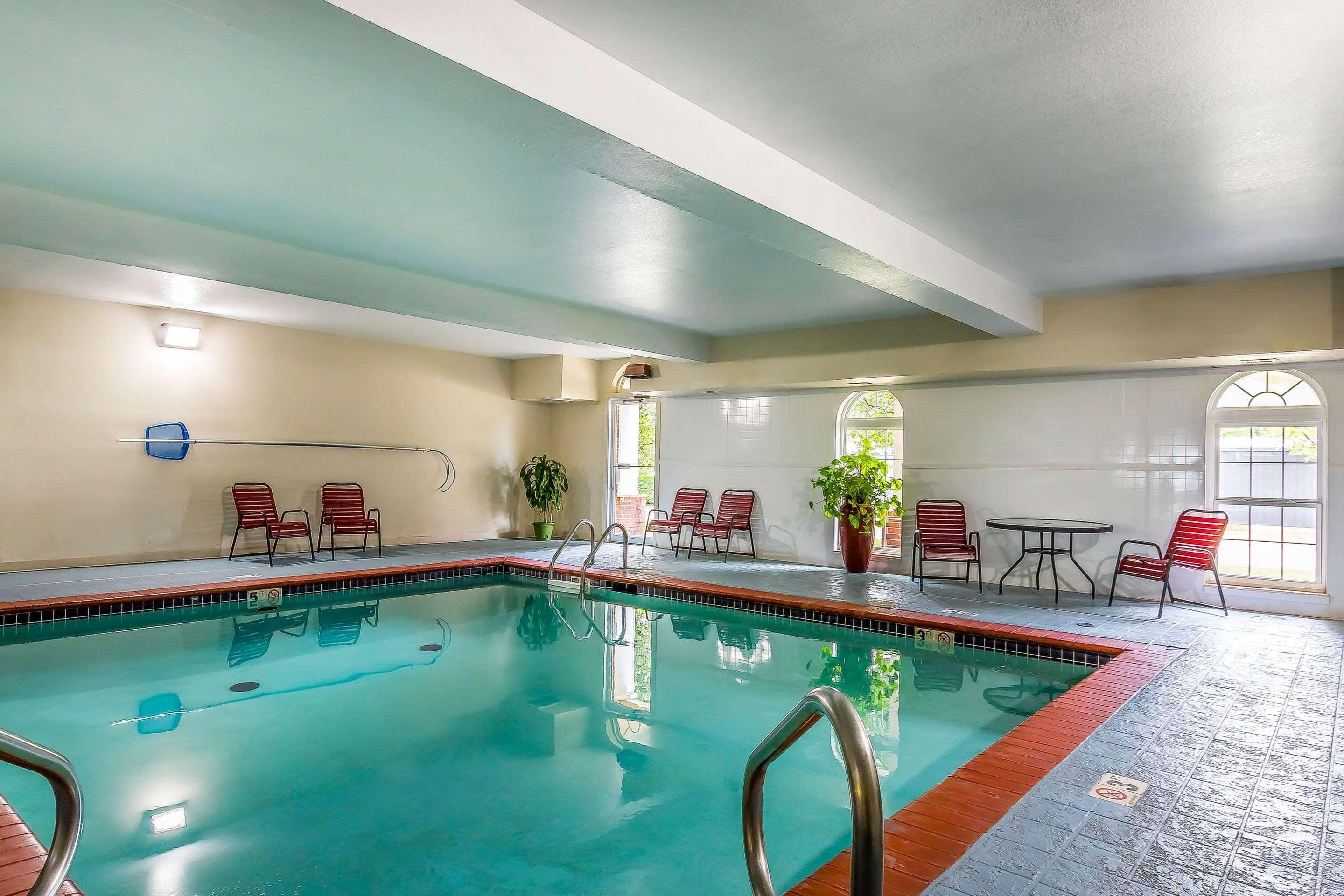 Quality Inn & Suites Chesterfield Village Springfield Exteriér fotografie