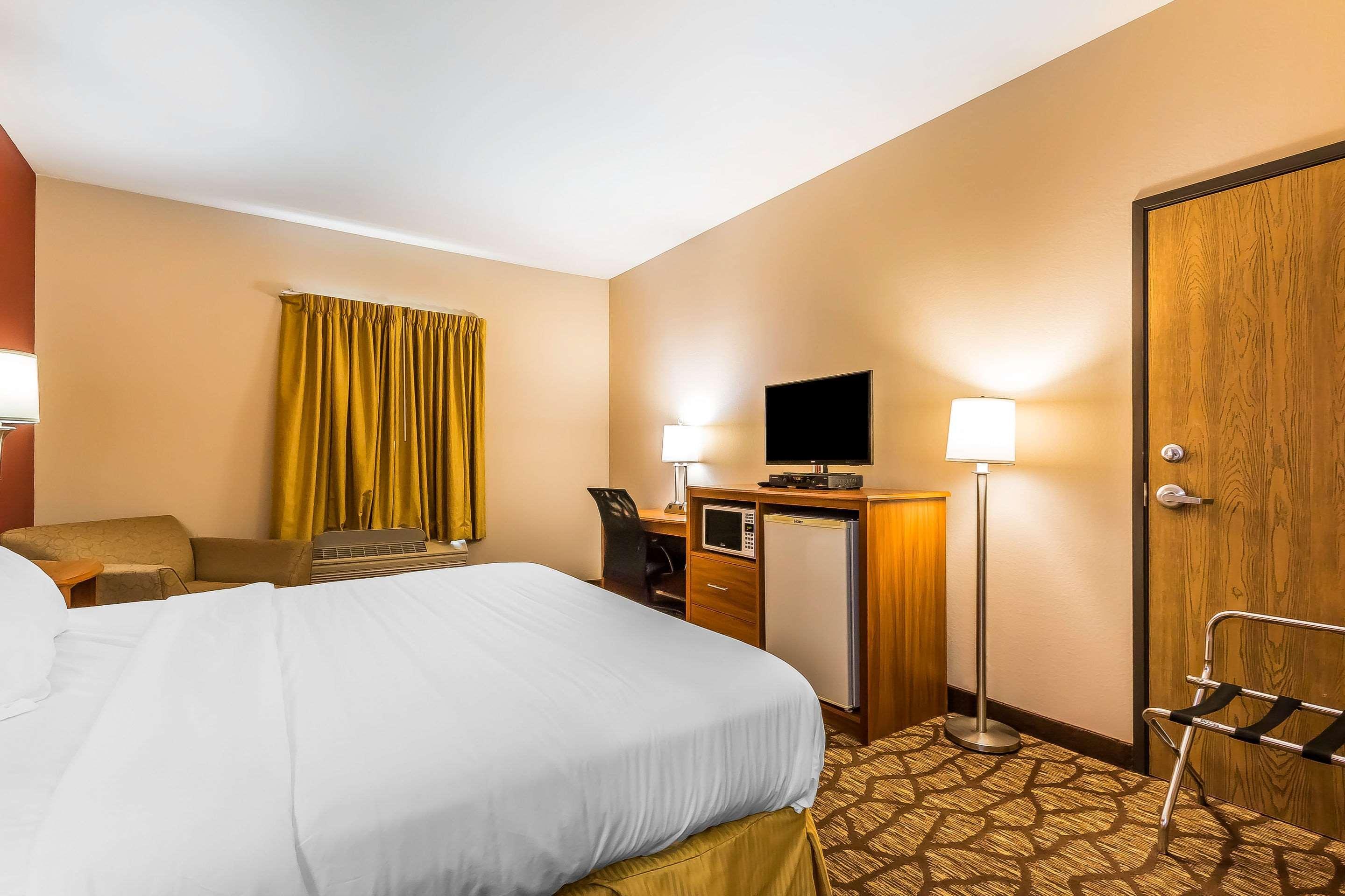 Quality Inn & Suites Chesterfield Village Springfield Exteriér fotografie